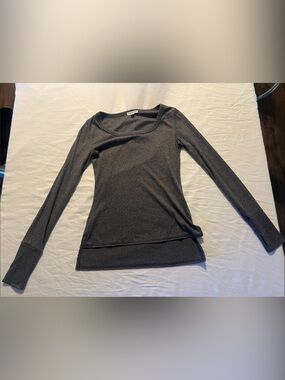 EARTHBOUND Women’s Long Sleeve Scoop Neck Top - Charcoal